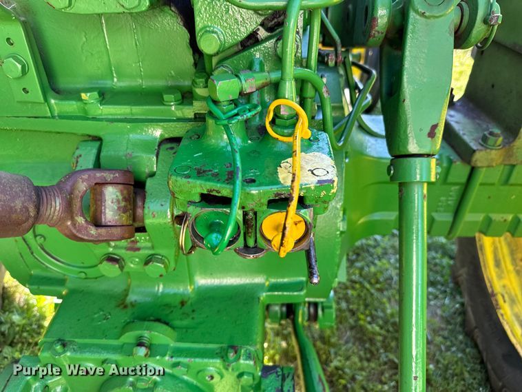 image for item DX0826 John Deere 4010 tractor