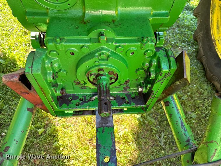 image for item DX0826 John Deere 4010 tractor