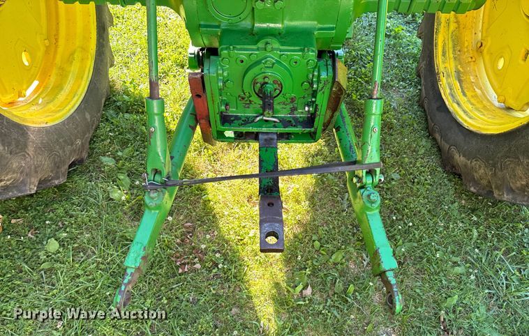 image for item DX0826 John Deere 4010 tractor