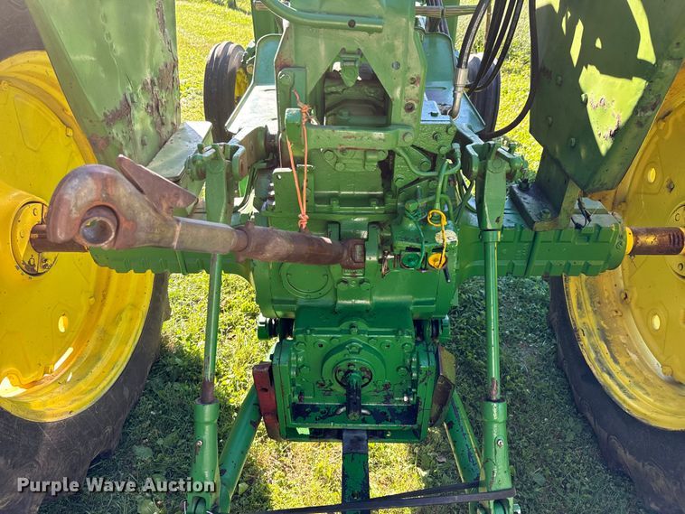 image for item DX0826 John Deere 4010 tractor