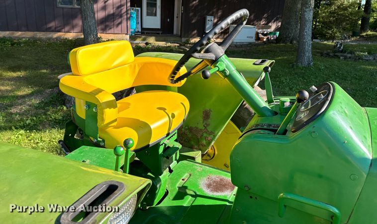 image for item DX0826 John Deere 4010 tractor