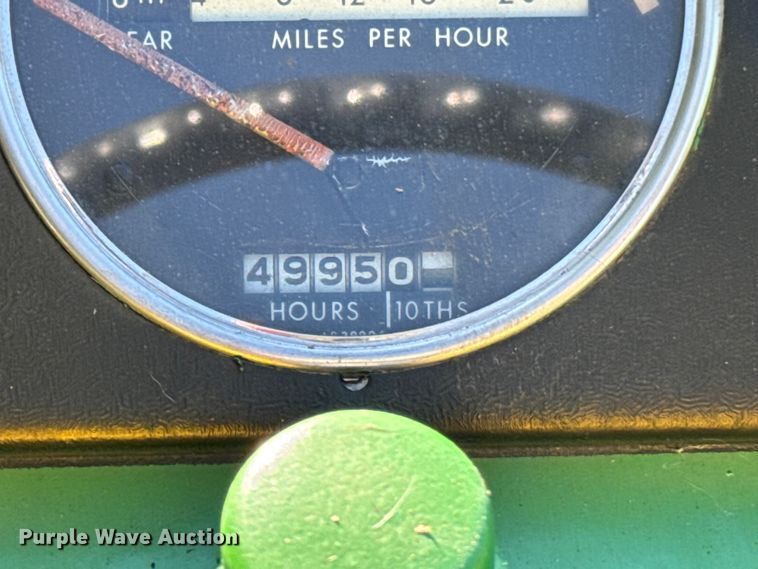 image for item DX0826 John Deere 4010 tractor