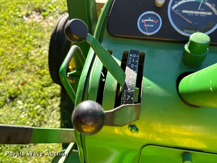 image for item DX0826 John Deere 4010 tractor