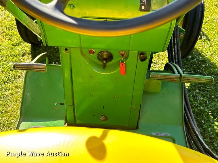 image for item DX0826 John Deere 4010 tractor