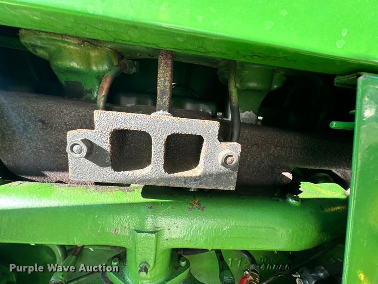 image for item DX0826 John Deere 4010 tractor