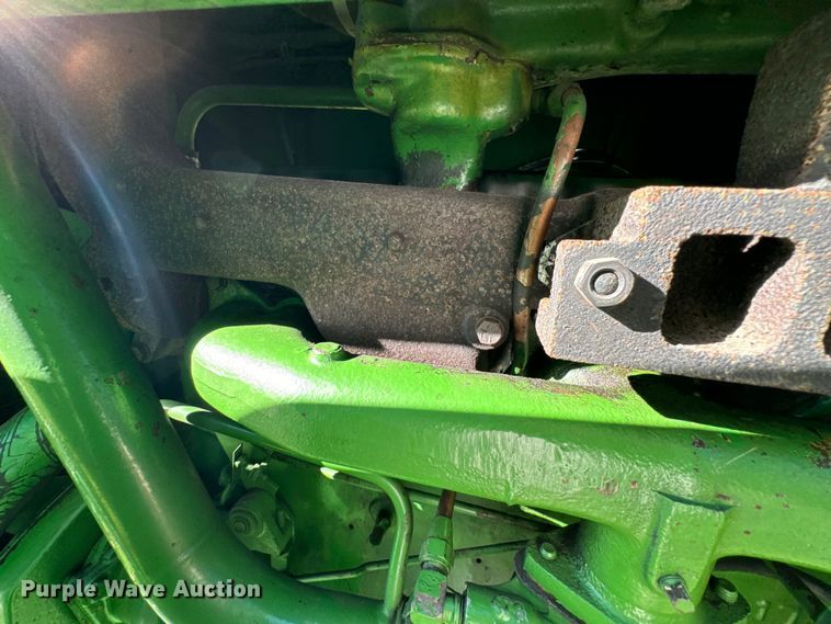 image for item DX0826 John Deere 4010 tractor