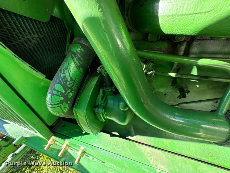 image for item DX0826 John Deere 4010 tractor