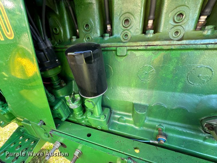 image for item DX0826 John Deere 4010 tractor