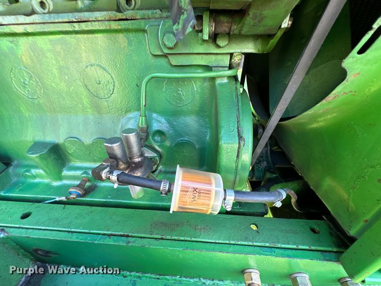 image for item DX0826 John Deere 4010 tractor