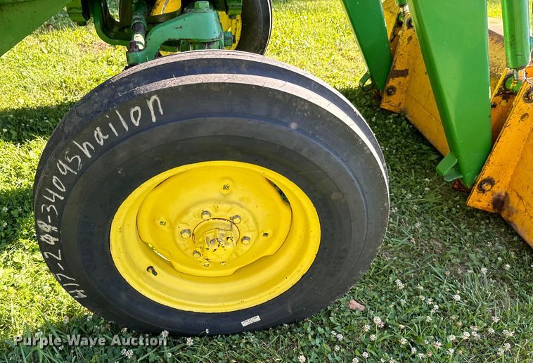 image for item DX0826 John Deere 4010 tractor