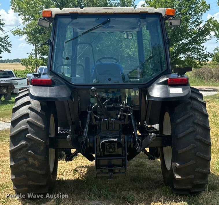 image for item DX0830 2007 New Holland TL100A tractor
