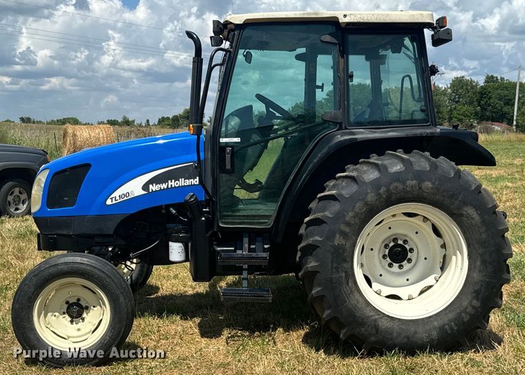 image for item DX0830 2007 New Holland TL100A tractor