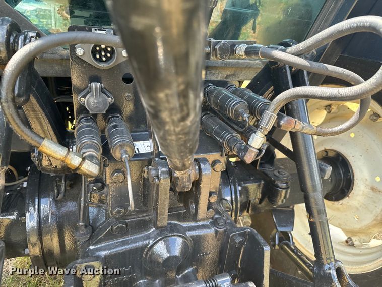 image for item DX0830 2007 New Holland TL100A tractor