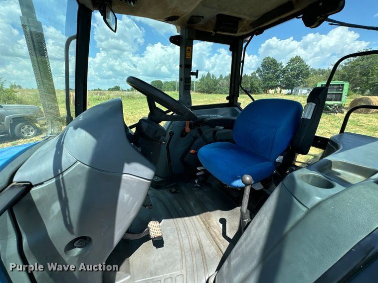 image for item DX0830 2007 New Holland TL100A tractor