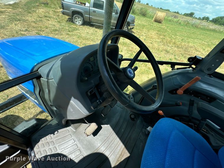 image for item DX0830 2007 New Holland TL100A tractor