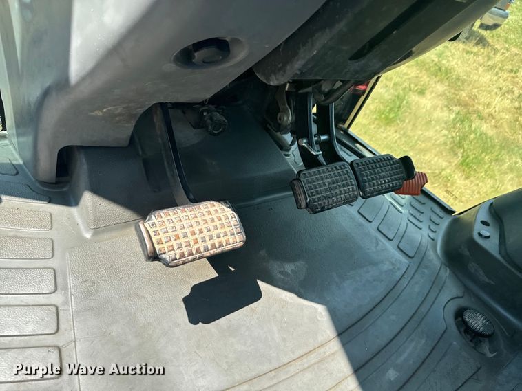 image for item DX0830 2007 New Holland TL100A tractor