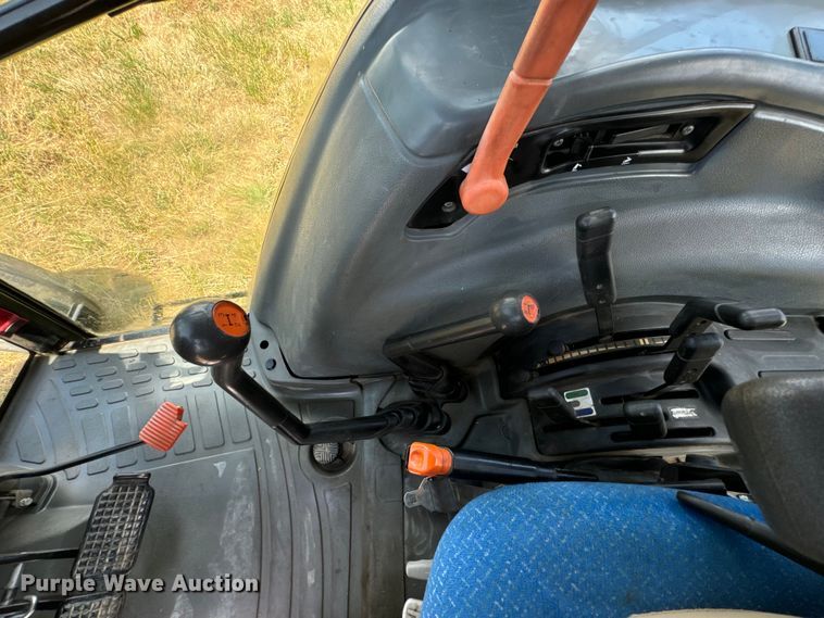 image for item DX0830 2007 New Holland TL100A tractor