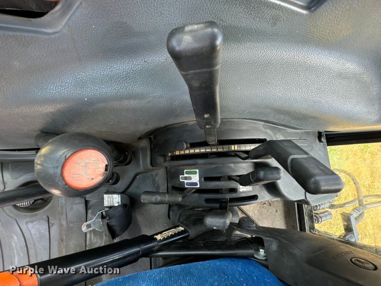 image for item DX0830 2007 New Holland TL100A tractor