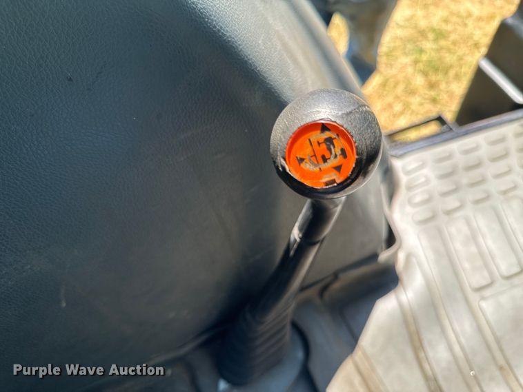 image for item DX0830 2007 New Holland TL100A tractor