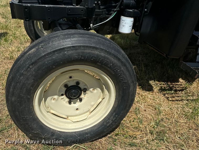 image for item DX0830 2007 New Holland TL100A tractor