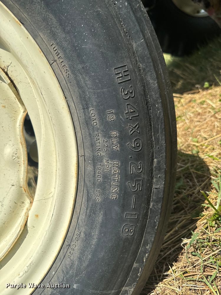 image for item DX0830 2007 New Holland TL100A tractor