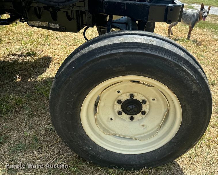 image for item DX0830 2007 New Holland TL100A tractor