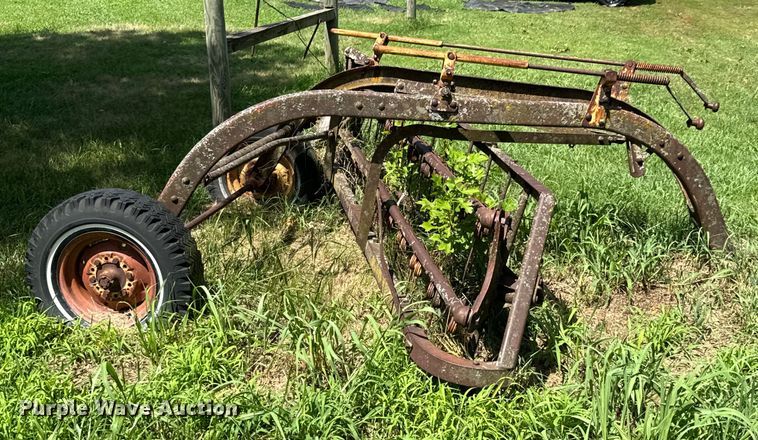 image for item DX0836 New Holland Super 55 hay rake