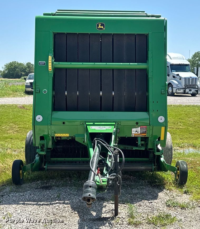 image for item DX0842 2009 John Deere 568 Mega Wide Plus round baler