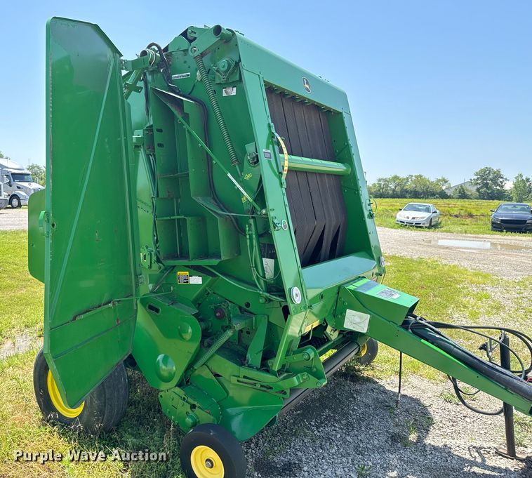 image for item DX0842 2009 John Deere 568 Mega Wide Plus round baler