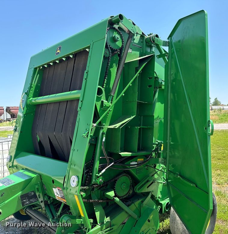 image for item DX0842 2009 John Deere 568 Mega Wide Plus round baler