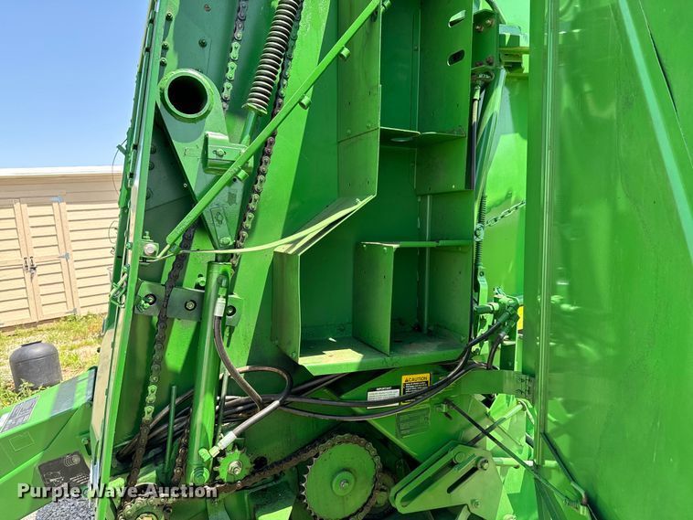 image for item DX0842 2009 John Deere 568 Mega Wide Plus round baler