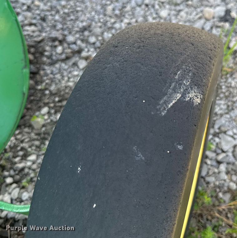 image for item DX0842 2009 John Deere 568 Mega Wide Plus round baler