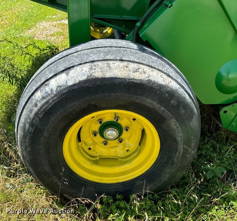 image for item DX0842 2009 John Deere 568 Mega Wide Plus round baler