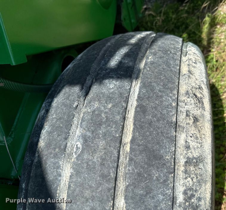 image for item DX0842 2009 John Deere 568 Mega Wide Plus round baler