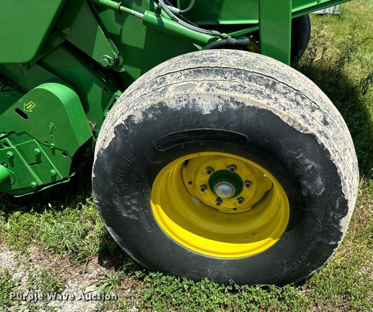 image for item DX0842 2009 John Deere 568 Mega Wide Plus round baler