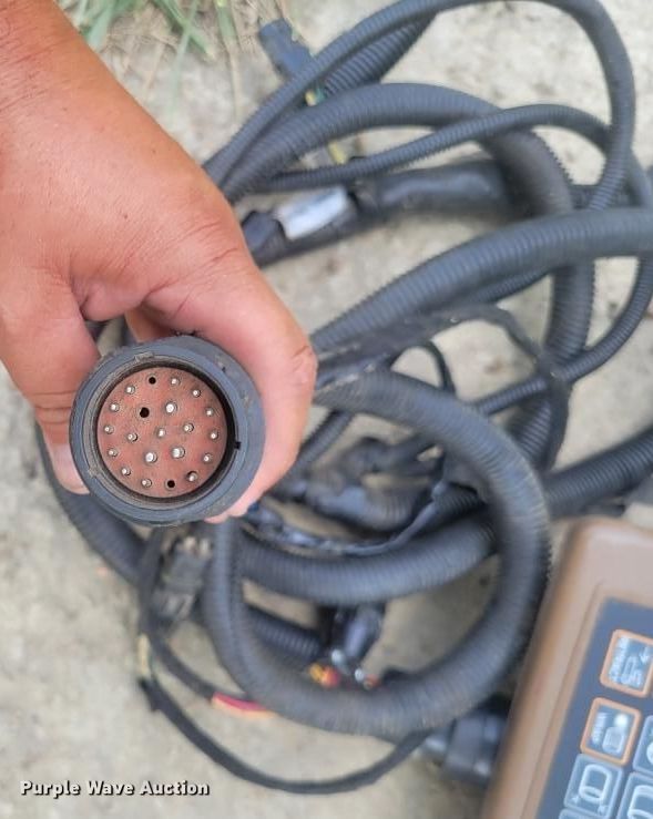 image for item DX0842 2009 John Deere 568 Mega Wide Plus round baler