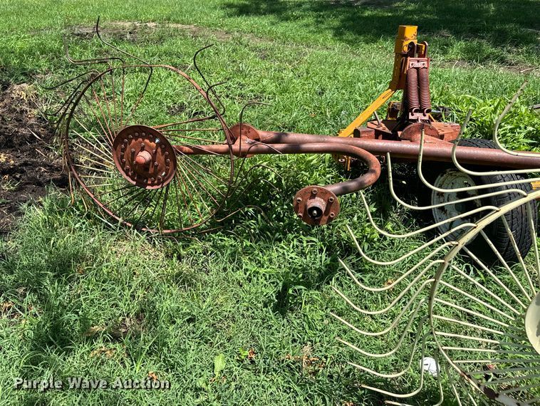 image for item DX0846 Hay rake
