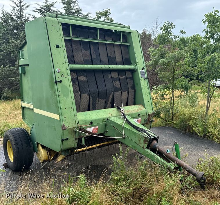 image for item DX0865 1983 John Deere 530 round baler