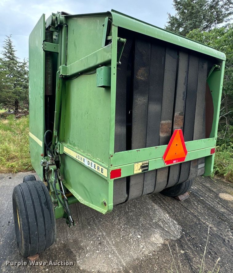 image for item DX0865 1983 John Deere 530 round baler
