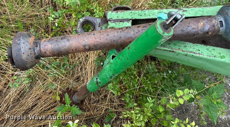 image for item DX0865 1983 John Deere 530 round baler