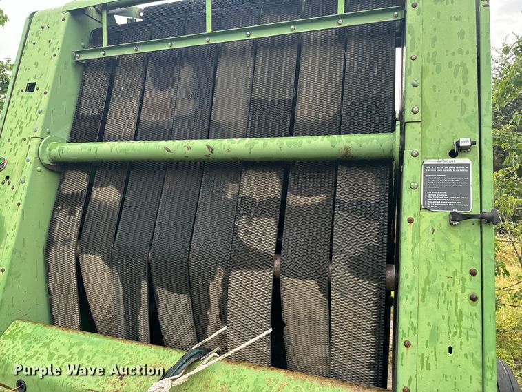 image for item DX0865 1983 John Deere 530 round baler