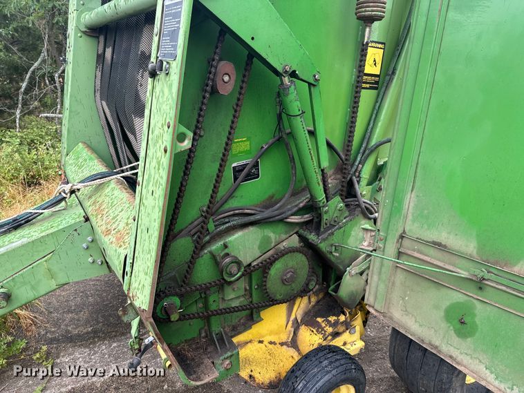 image for item DX0865 1983 John Deere 530 round baler