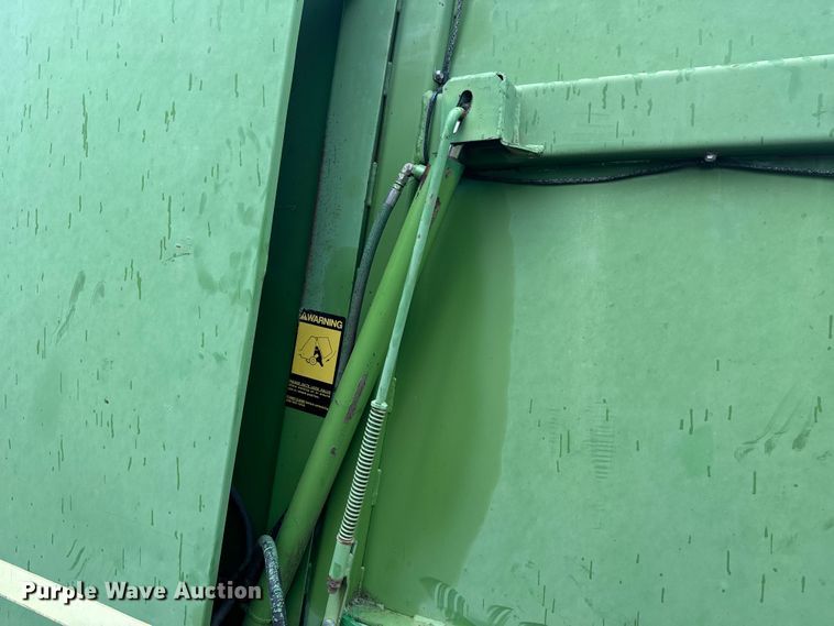 image for item DX0865 1983 John Deere 530 round baler