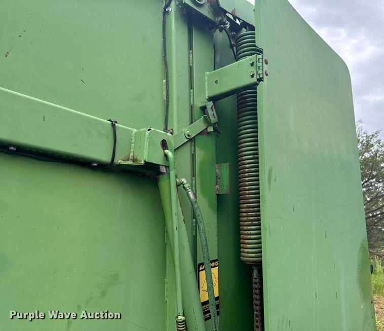image for item DX0865 1983 John Deere 530 round baler