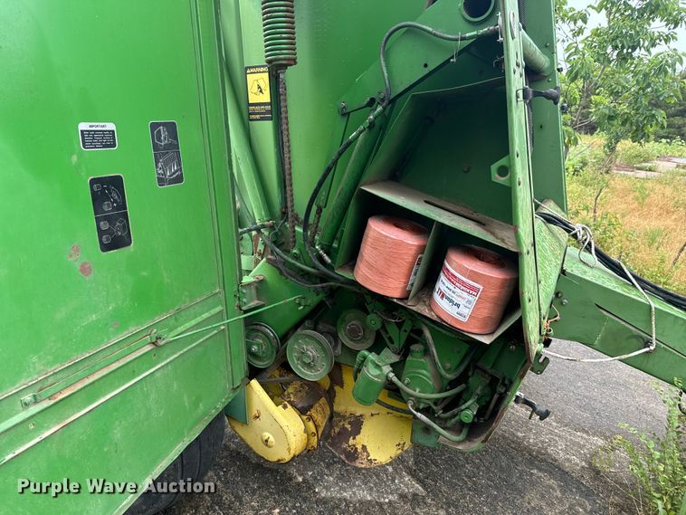 image for item DX0865 1983 John Deere 530 round baler