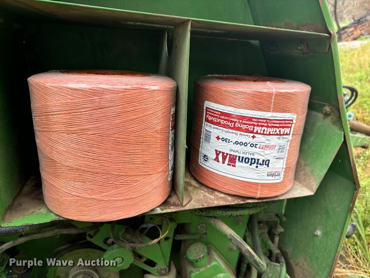 image for item DX0865 1983 John Deere 530 round baler