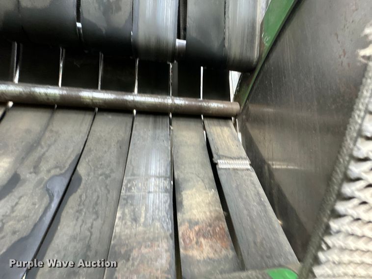 image for item DX0865 1983 John Deere 530 round baler