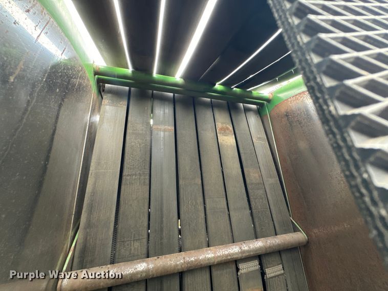 image for item DX0865 1983 John Deere 530 round baler