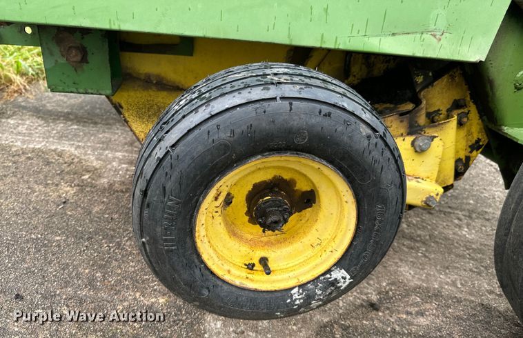 image for item DX0865 1983 John Deere 530 round baler