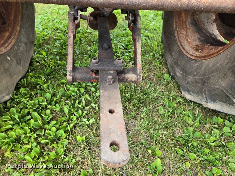 image for item DX1483 1959 Allis-Chalmers D17 tractor